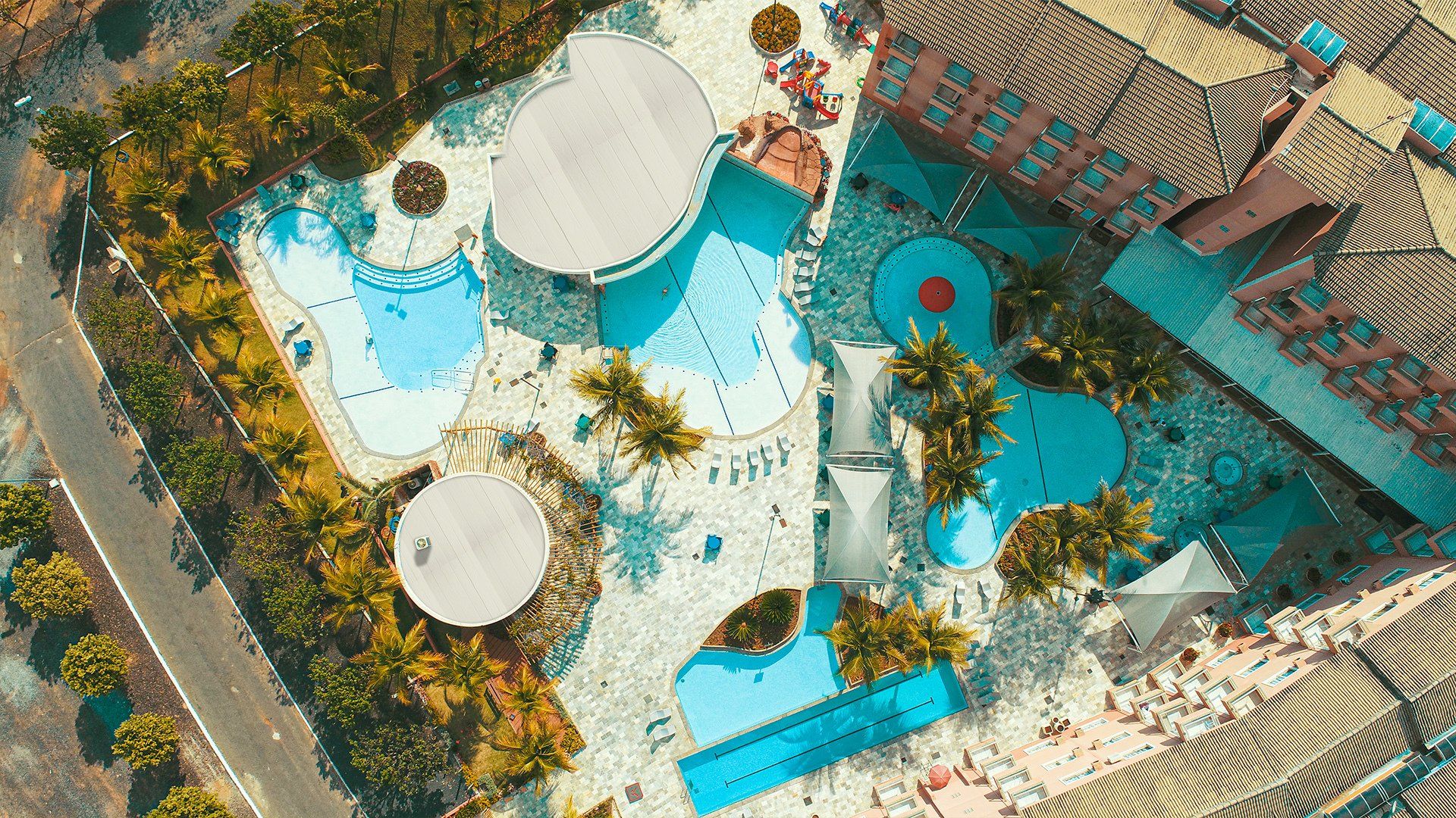 Vista aérea do hotel